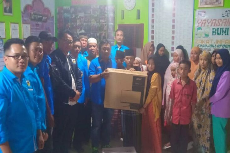 Tingkatkan Literasi Digital, DPP KNPI Berikan Komputer untuk Yatim Piatu di Bengkulu