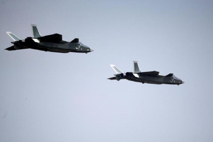 Jet Tempur Siluman J-20 China Berkeliaran di Laut China Selatan, Ada Apa?