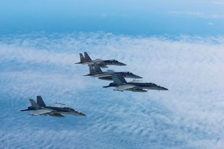 Militer Jepang Gagal Temukan Bagian Radioaktif Jet F-15 yang Jatuh pada Januari