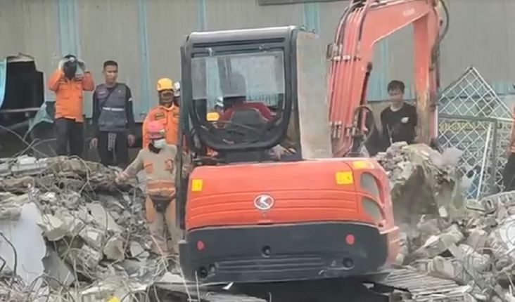 Minimarket Berusia 20 Tahun Ambruk, Korban Terakhir Ditemukan Tewas Tertimbun Reruntuhan