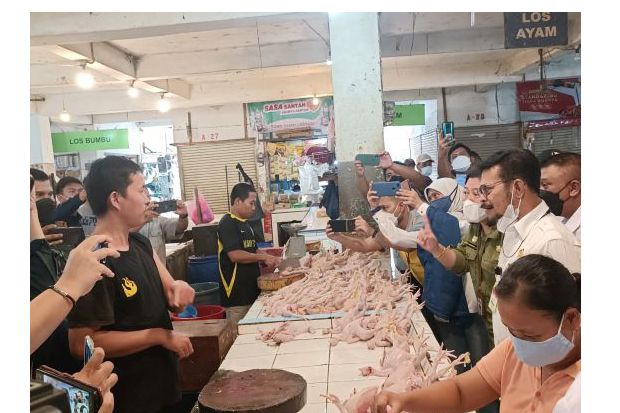 Hari Minggu Sidak Pasar Kelapa Dua Tangerang, Mentan: Ketersediaan 12 Komoditas Pokok Aman