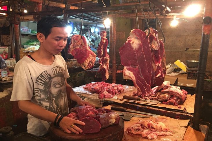 Curhat Pedagang Daging Sapi: Gara-gara Harga Naik, Pembeli Sepi