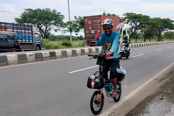 Kisah Guteng, Mengayuh Sepeda Tangerang-Magelang Demi Bisa Berkumpul Keluarga saat Lebaran