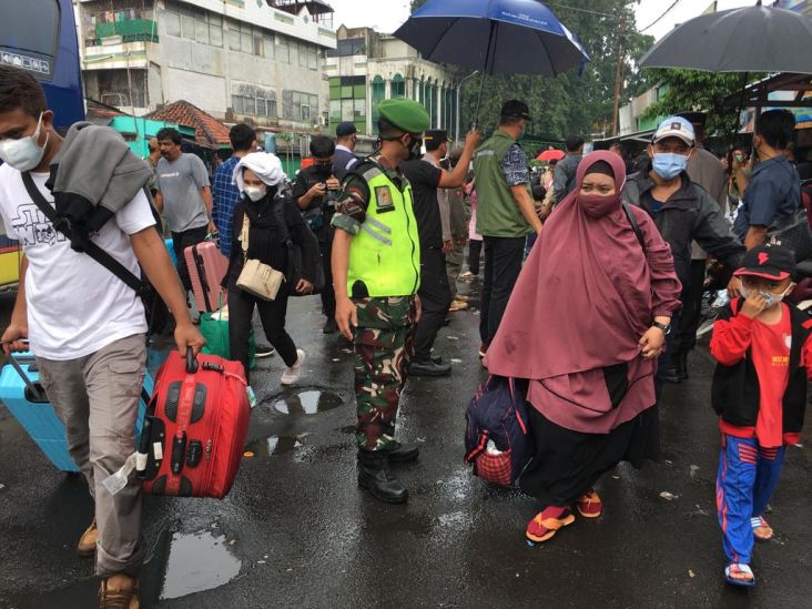 Pemudik Tujuan Sumatera Telantar di Terminal Bekasi, Wali Kota Kerahkan 10 Bus Cadangan