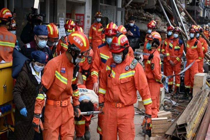 Jumlah Korban Tewas Bangunan Runtuh di China Mencapai 53 Jiwa