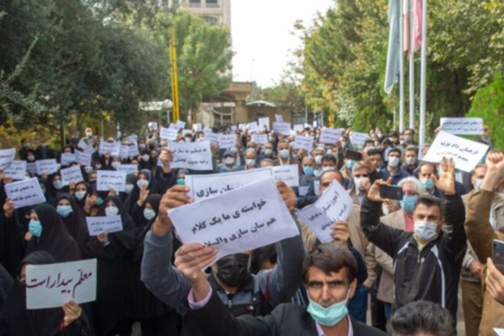 HRW Desak Iran Bebaskan Guru yang Ditahan karena Protes Gaji