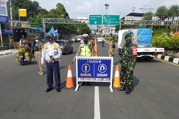 Libur Waisak, Polisi Tetap Berlakukan Ganjil Genap di Puncak Bogor
