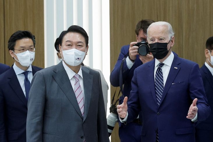 Biden Salah Sebut Nama Presiden Korsel saat Kunjungi Pabrik Samsung