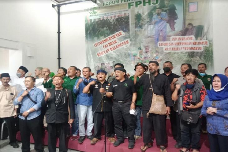 Forum Penyelamat Hutan Jawa Gugat Pemerintah Cabut SK Menteri LHK tentang KHDPK
