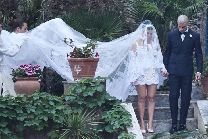 Kourtney Kardashian dan Travis Barker Menikah di Italia, Intip Potret Mewahnya