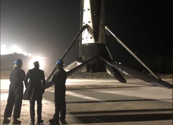 Pertama Kali Elon Musk Pamerkan Bentuk Asli Roket Falcon 9 SpaceX setelah Mendarat di Cape Canaveral