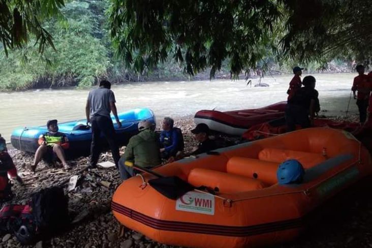 Hanyut di Sungai Ciliwung, Bocil Depok Ditemukan Tewas