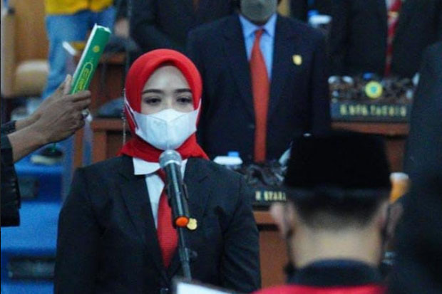 Indriani Resmi Dilantik Jadi Wakil Ketua DPRD Pangkep