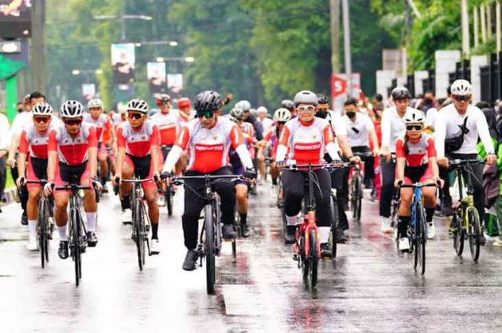 Gelar Parade Kemenangan Atlet SEA Games, Kapolri Fokus Kembangkan Olahraga Sepeda Indonesia