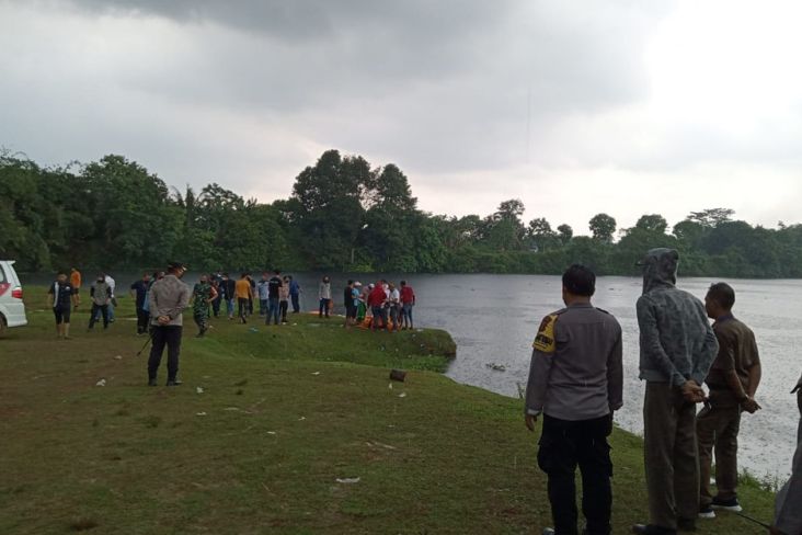 Mayat Terbungkus Karung Ditemukan di Danau Tempat Prewedding di Tangerang