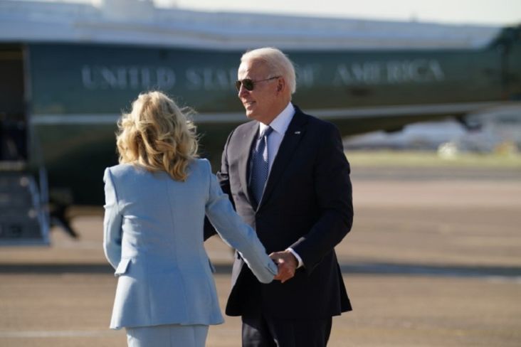 Presiden Joe Biden Dievakuasi karena Ada Pesawat Terbang di Atas Rumahnya
