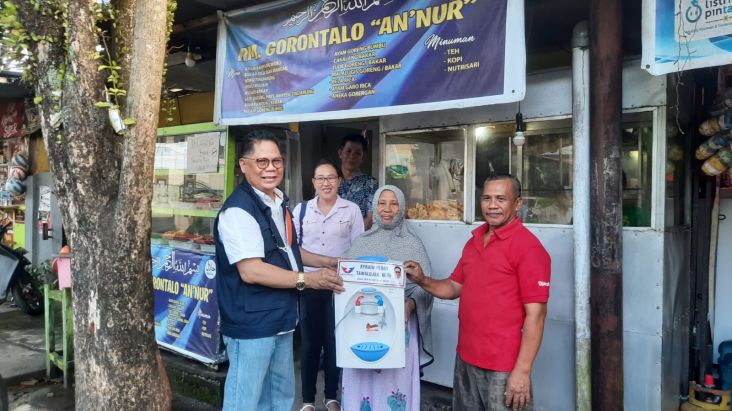 Partai Perindo Salurkan Bantuan Modal Usaha dan Dispenser Bagi Pedagang Kecil di Kota Manado