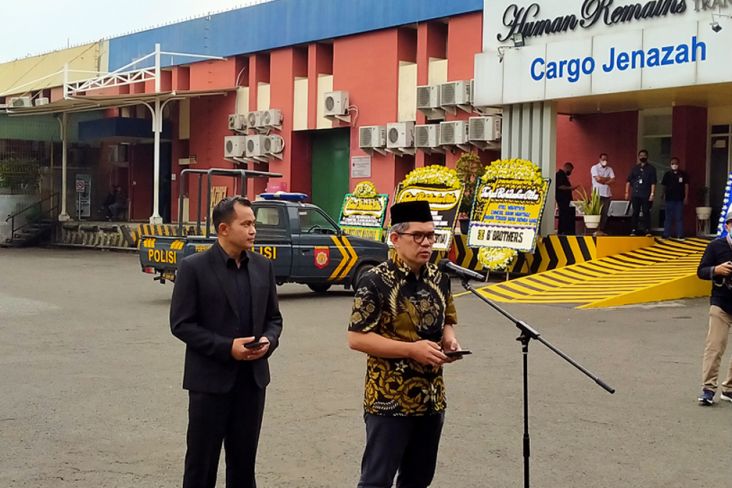 Jelang Kedatangan Jenazah Eril, Keluarga Ridwan Kamil Tiba di Bandara Soetta