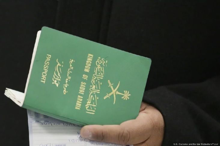 Arab Saudi Batalkan Aturan Penutup Rambut di Foto Identitas untuk Beberapa Kasus