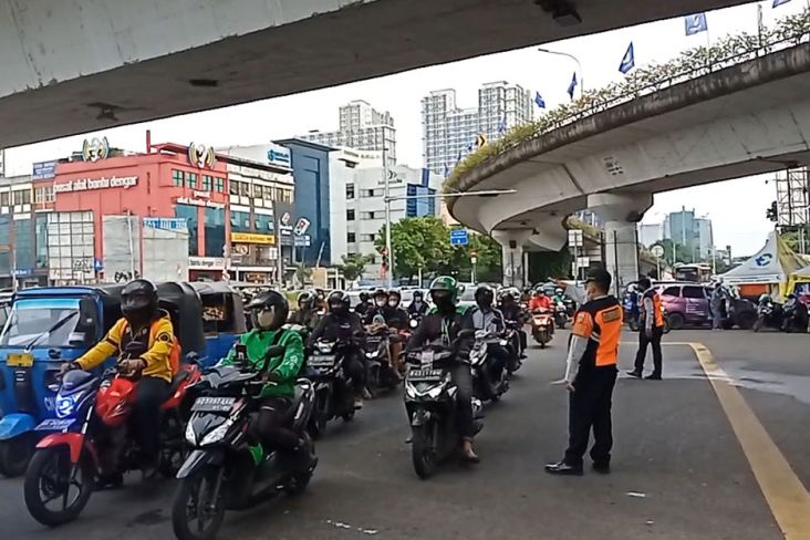 Ganjil Genap Diterapkan, Lalu Lintas di Jalan Pramuka Tetap Macet