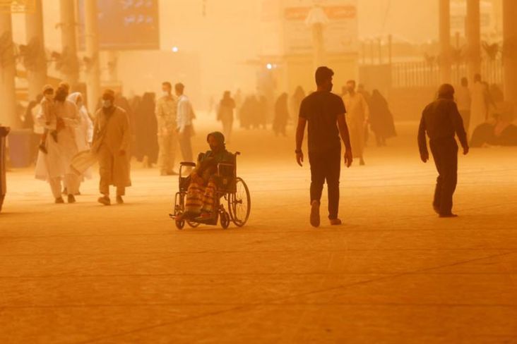 Badai Pasir Hantam Irak, Bandara Baghdad Lumpuh Total