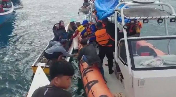 Perahu Terbelah Disambar Petir, 2 Nelayan di Bone Tercebur Satu Tewas