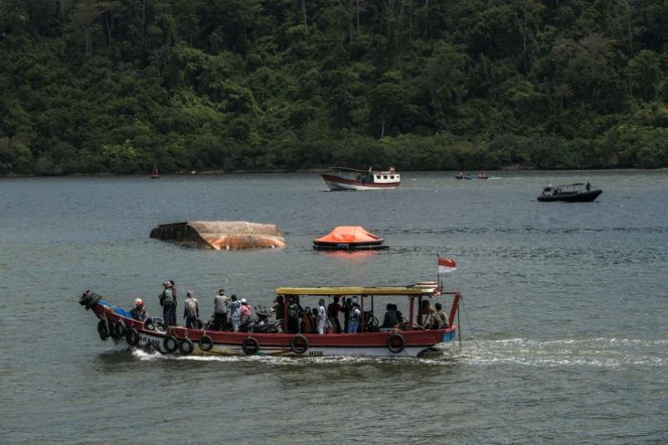 Kapal Pengangkut 30 TKI Ilegal Kecelakaan di Pulau Putri Batam, 7 Orang Hilang