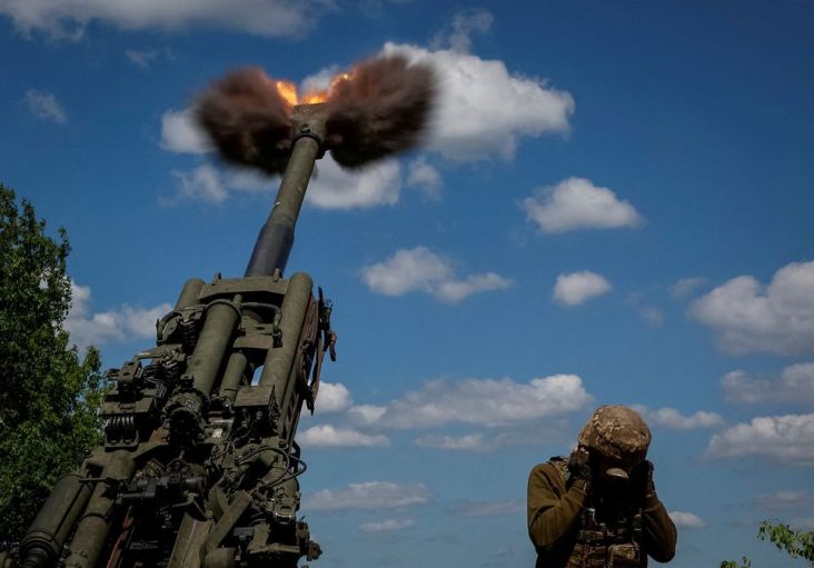 Ukraina Akui 50% Stok Senjata Beratnya Sudah Hancur