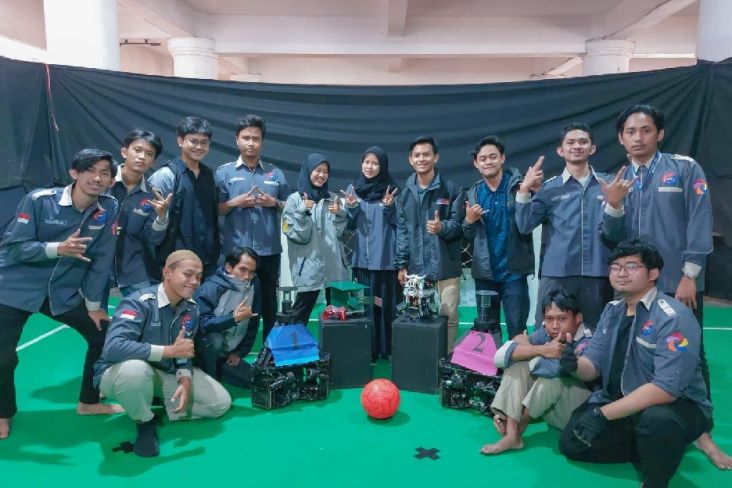 Persiapan Minim, Tim UMM Raih Juara Kontes Robot Puspresnas 2022
