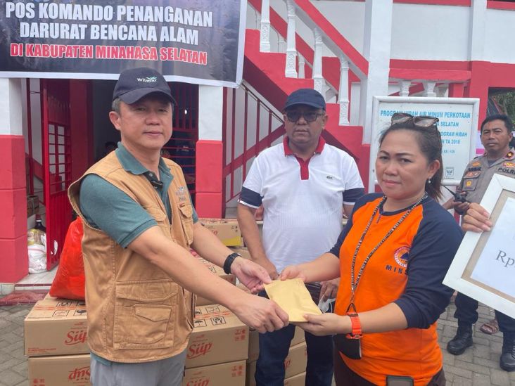 Wilmar Salurkan Bantuan ke Warga Terdampak Bencana Abrasi di Minahasa