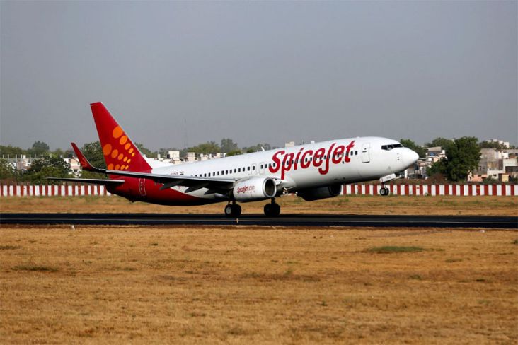 Mesin Kiri Terbakar, Jet Komersial India Mendarat Darurat di Patna