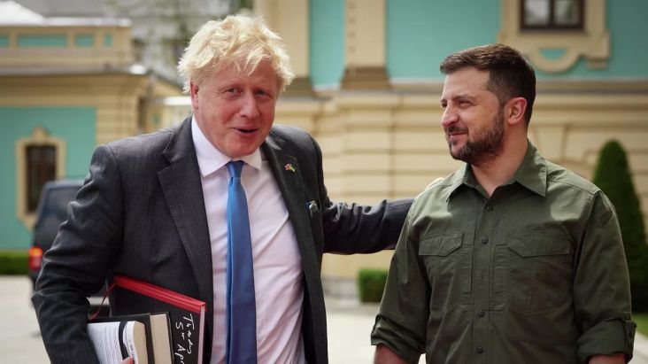 PM Inggris Boris Johnson Operasi Sinus setelah Pulang dari Kiev