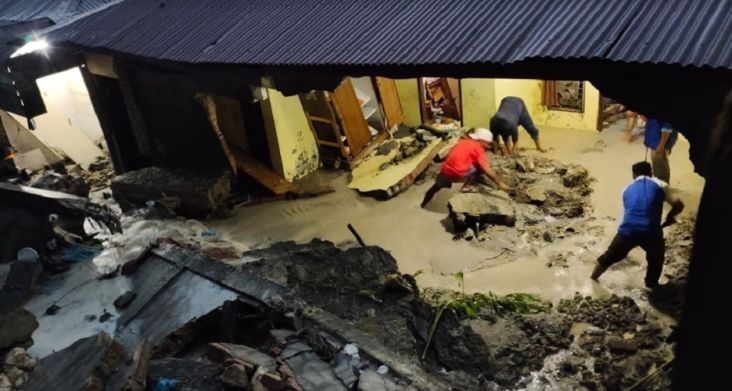 Irigasi Jebol Akibatkan Banjir dan Longsor Rusak Bangunan Mes Suster di Simalungun