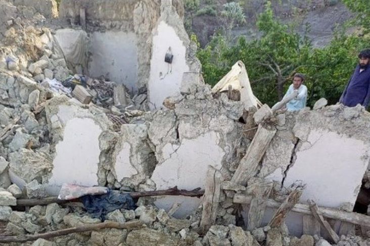 Mulai Berdatangan, Bantuan Gempa Afghanistan Kesulitan Capai Lokasi