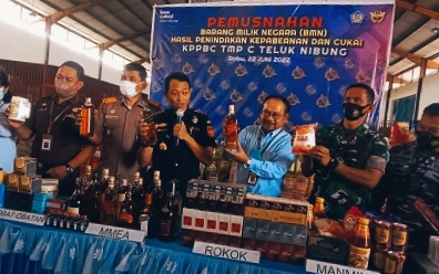Bea Cukai Tanjungbalai Bakar 2 Juta Batang Rokok dan Barang Sitaan Rp3,7 Miliar