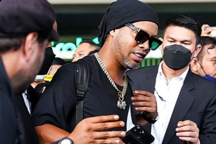 Tiba di Jakarta, Ronaldinho Disambut Dua Bos RANS Nusantara FC