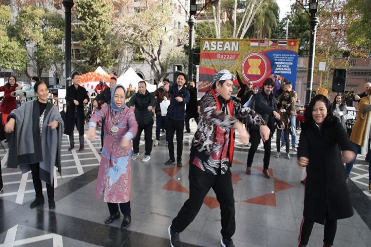 Indonesia Spice Up the World di ASEAN Bazaar Jadi Ajang Kenalkan Kuliner RI di Buenos Aires