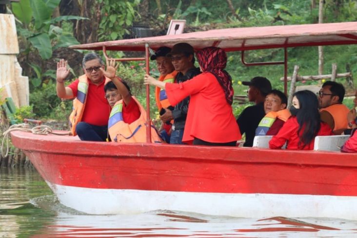 Kunjungi Setu Lebak Wangi, Hasto Dorong Desa Jadi Taman Sari Peradaban Indonesia