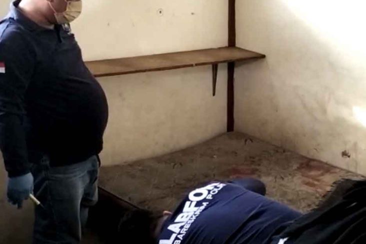 Olah TKP, Polisi Ambil Sampel Darah di Kasur Ruko Fatmawati