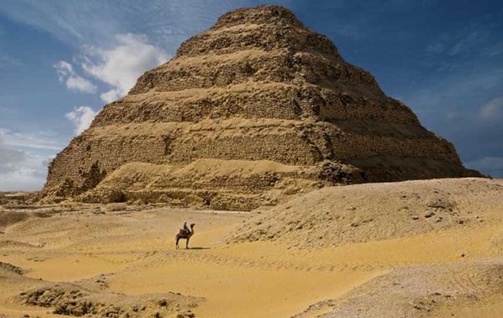 Ini Keunikan Piramida Djoser, Punya Bentuk Berundak dan Paling Tua di Mesir
