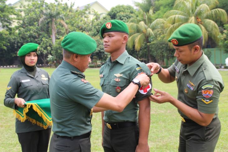 Yuk Pahami 3 Jenis Pakaian Dinas Harian TNI AD serta Atributnya