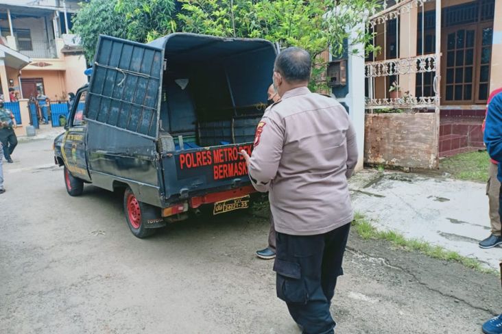Mayat Pria Membusuk Ditemukan di Bekasi, Diduga karena Sakit
