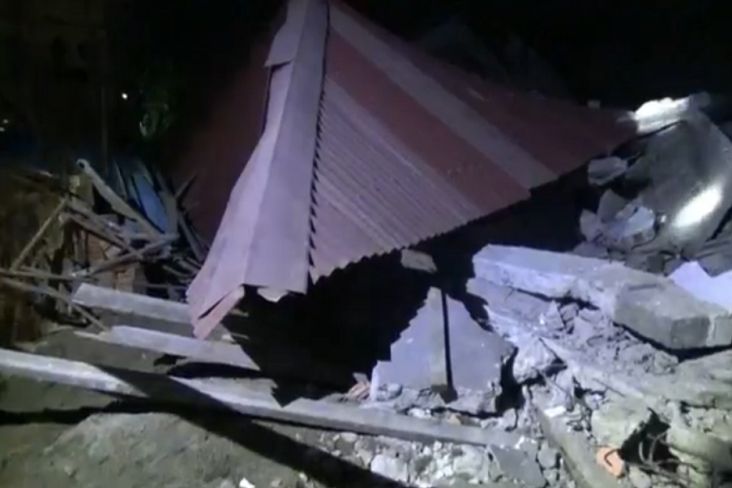 Bangunan Sekolah 3 Lantai di Palembang Ambruk, Pekerja Tewas Tertimpa Reruntuhan