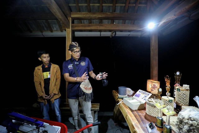Sulap Limbah Jagung Jadi Kerajinan, Sandiaga Bantu Pemuda Asal Kulon Progo