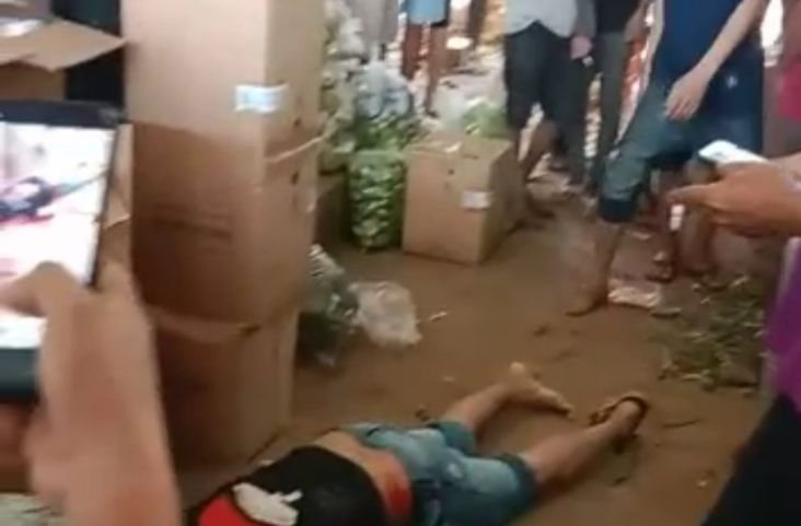 Pedagang di Pasar Induk Cikopo Duel Maut, 1 Tewas Terkapar Bersimbah Darah