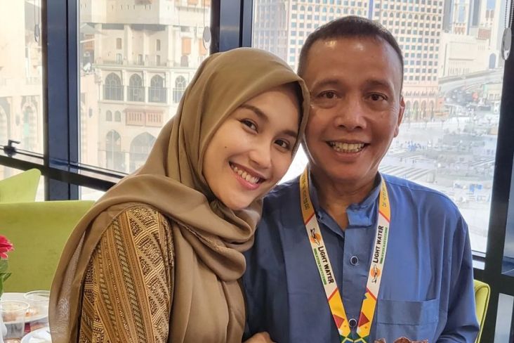 Ayah Ayu Ting Ting Jalani Operasi Hernia, Boleh Pulang dari RS Malah Minta Dirawat Lagi