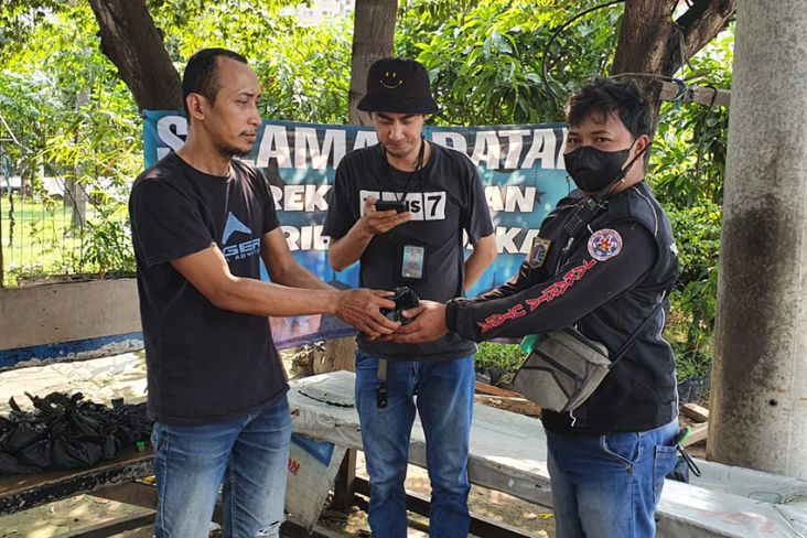 Jurnalis Jakarta Utara Bagikan Ratusan Paket Daging Kurban