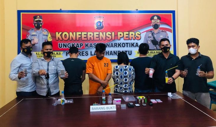 Gerebek Kampung Narkoba di Padang Bulan, Polisi Tangkap 4 Pengedar