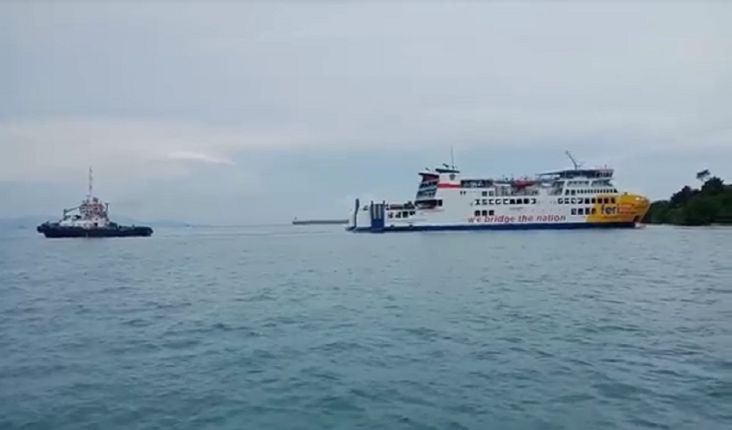 Dramatis 3 Jam Evakuasi KMP Batu Mandi di Bakauheni Gagal, Tali Sling Tugboat Putus