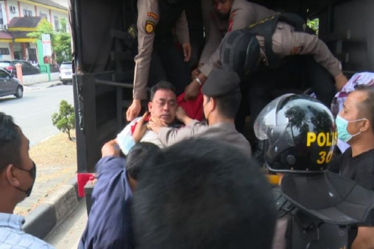 Eksekusi Cafe di Medan Ricuh, Sejumlah Warga Ditangkap Polisi
